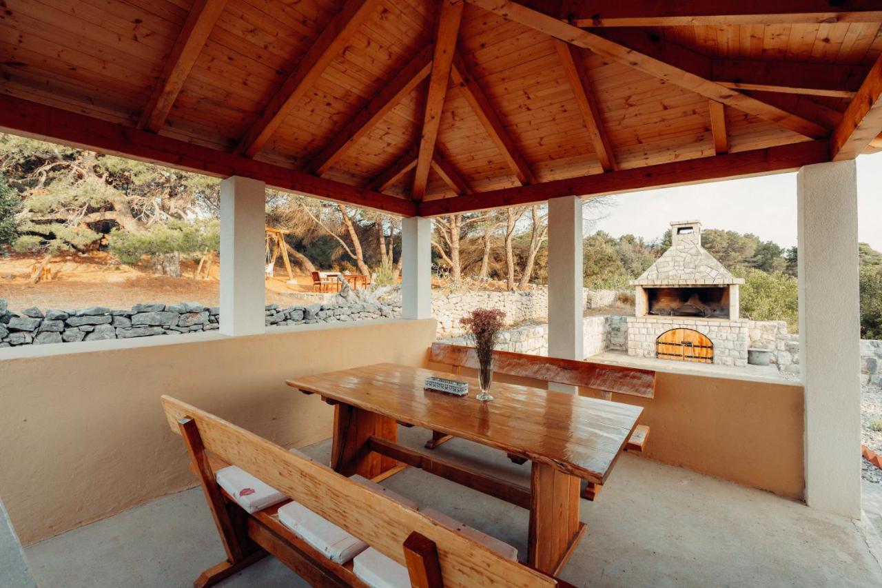 Guest House Sakarun Veli Rat Exterior photo